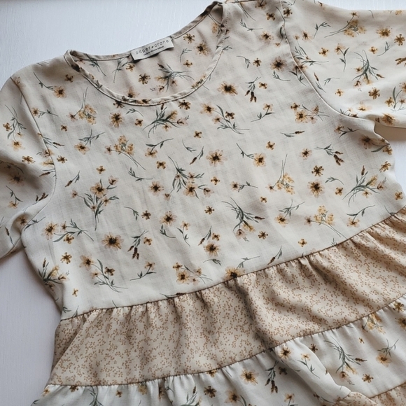 Paper Crane Cottagecore Neutral Tan Beige Yellow Floral Print Tiered Top M - Picture 1 of 4